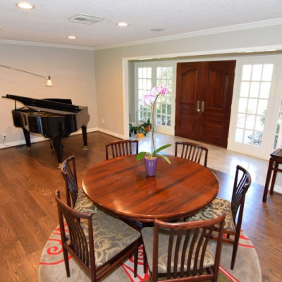 Hedwig Dining flooring