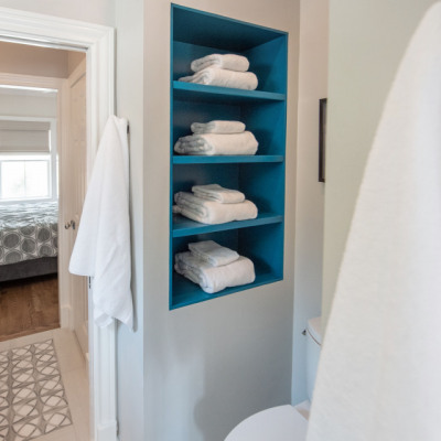 Vick-second-floor-bath-shelves