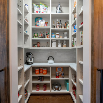 KV-Missouri-City-Kitchen-pantry-open